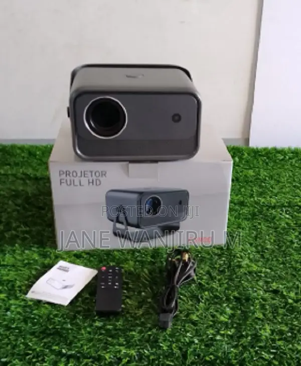 CY 900 Compact Projector – Home Office Use