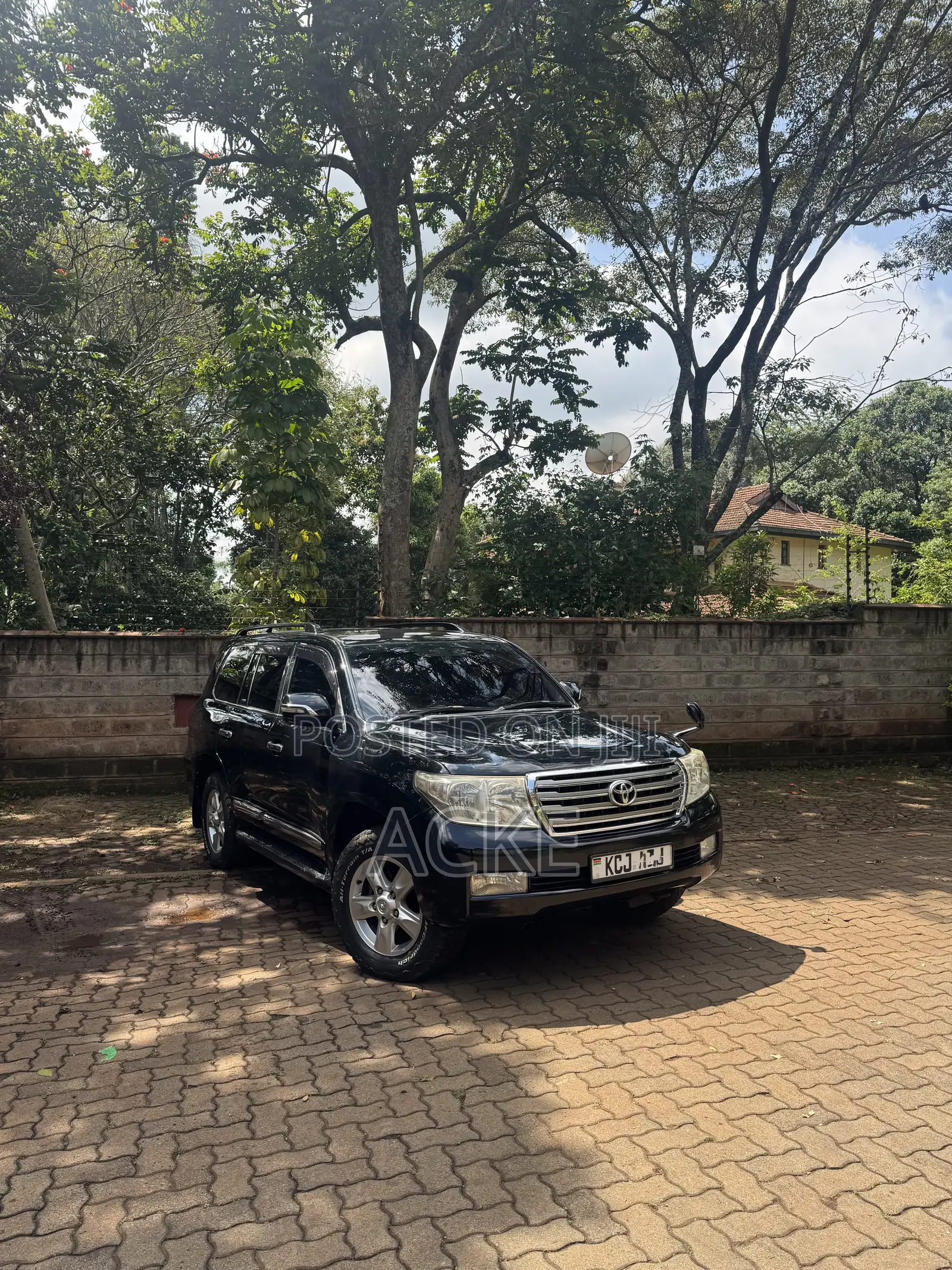 Toyota Land Cruiser 2010 Black