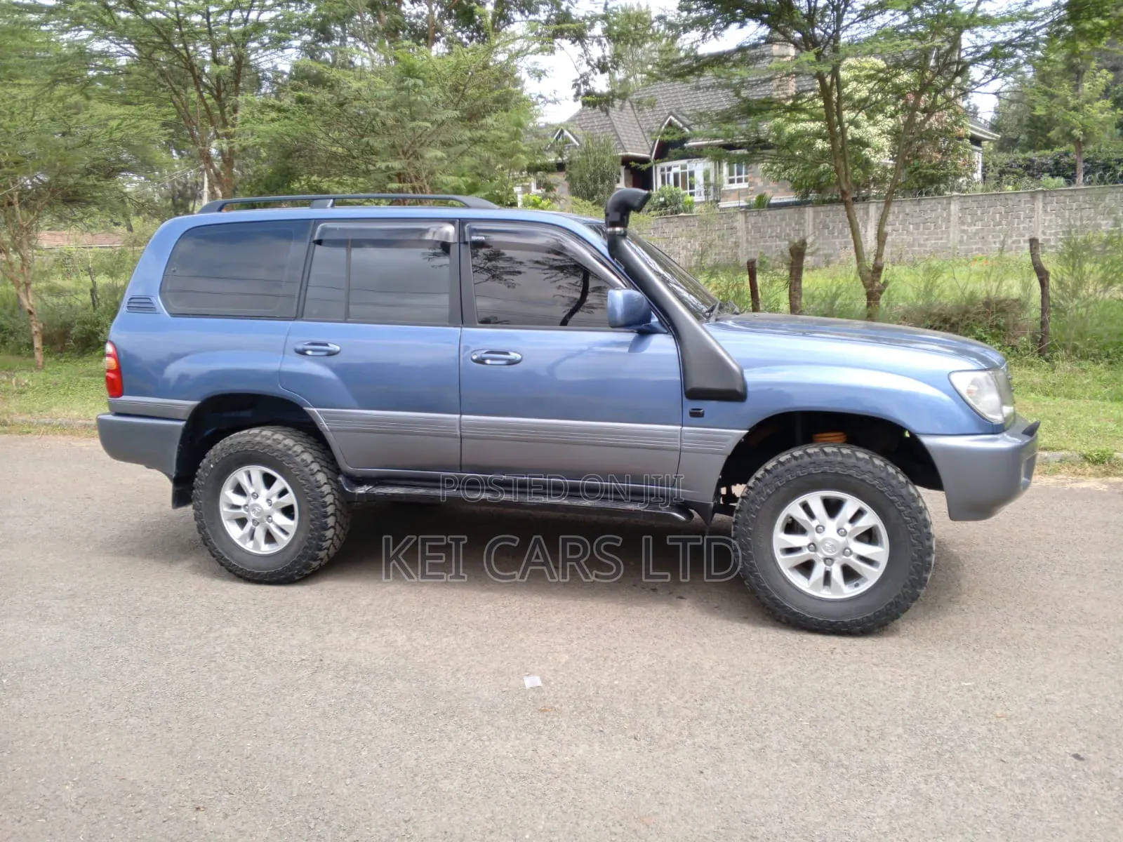 Toyota Land Cruiser 2002 Blue
