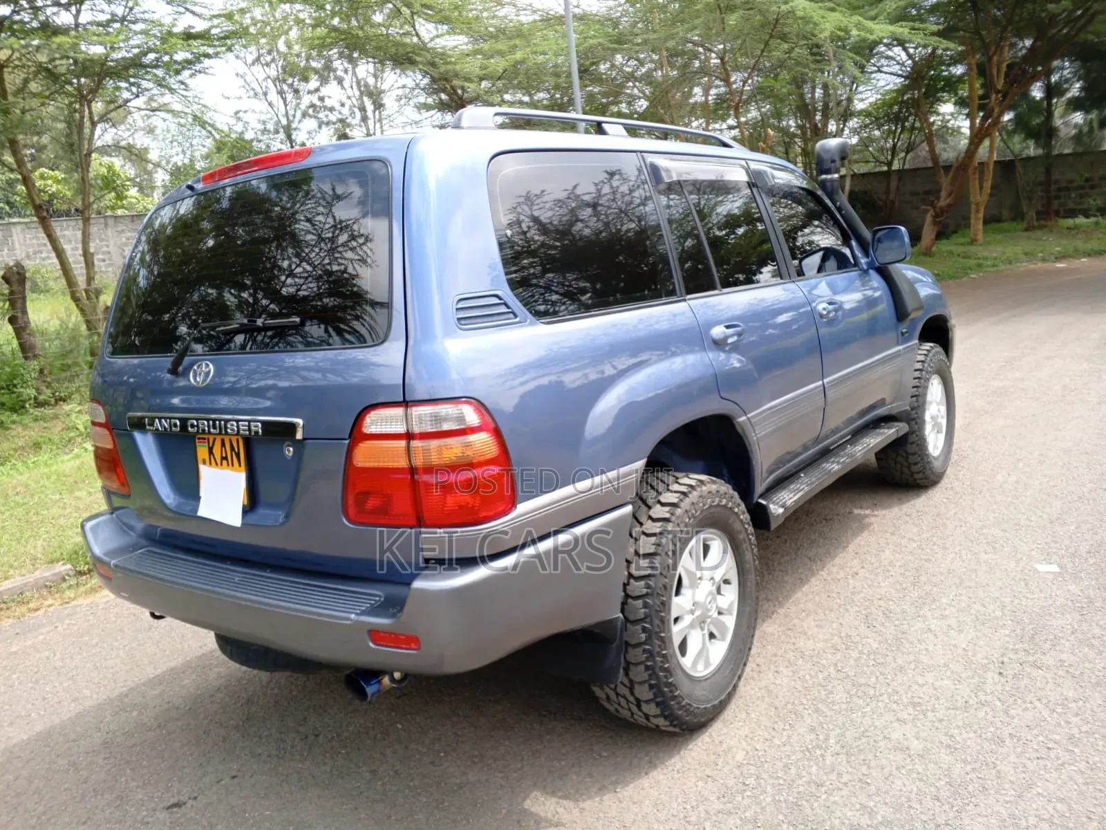 Toyota Land Cruiser 2002 Blue