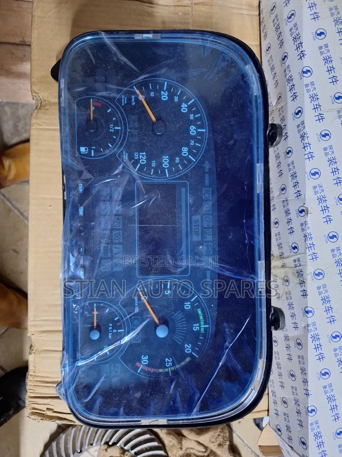 Mitsubishi Fuso Fj Dashboard Speedometer and Gauge Assembly