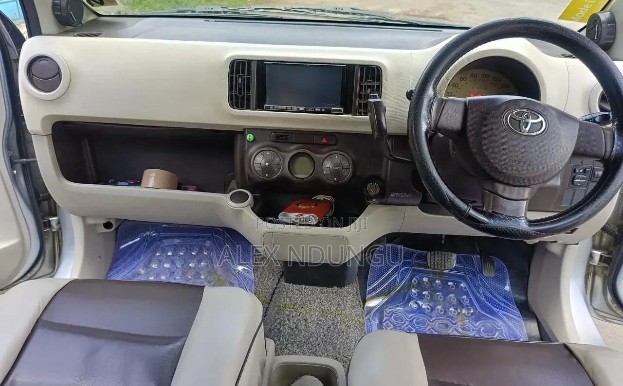 Toyota Passo 2014 Silver