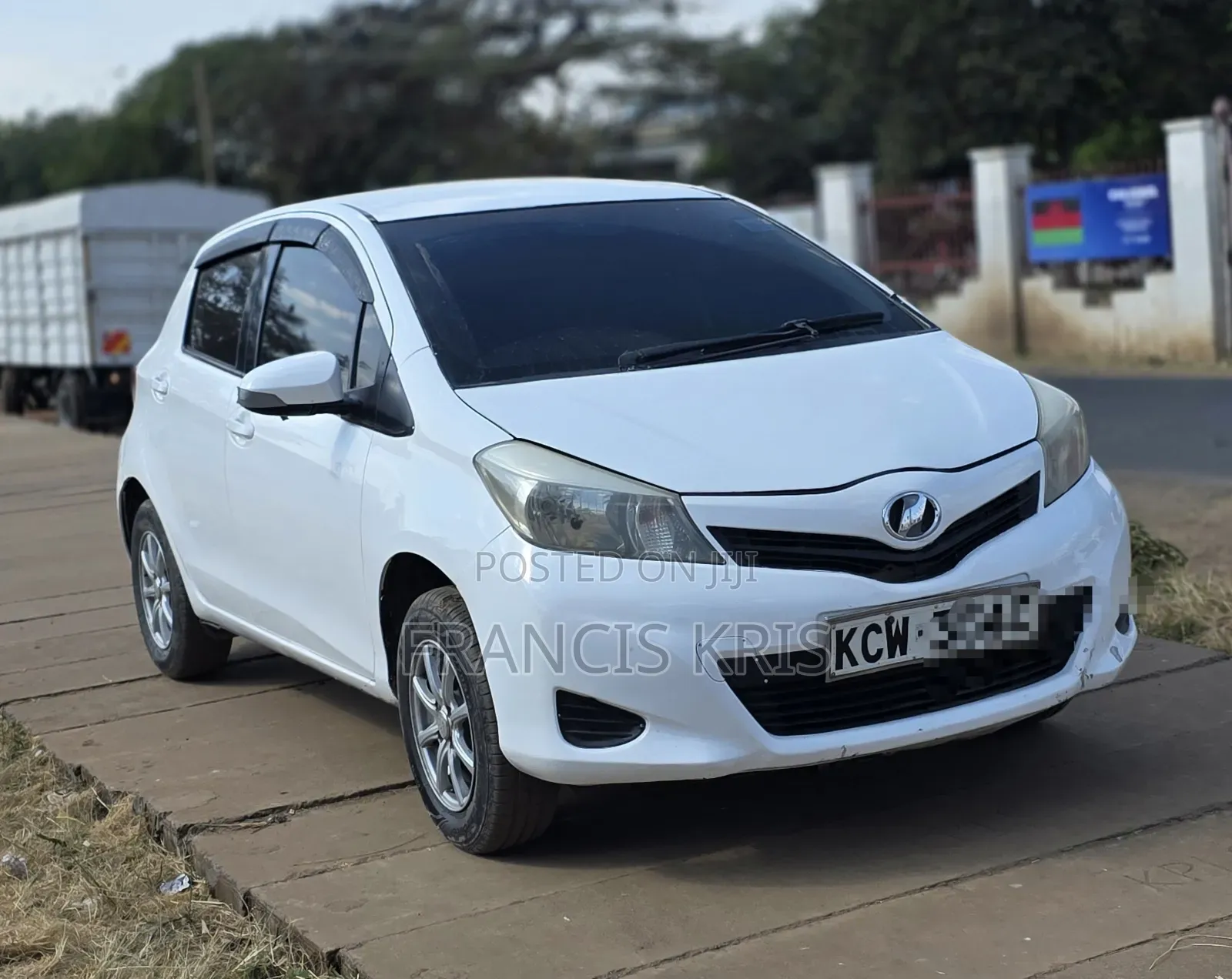Toyota Vitz 2012 White