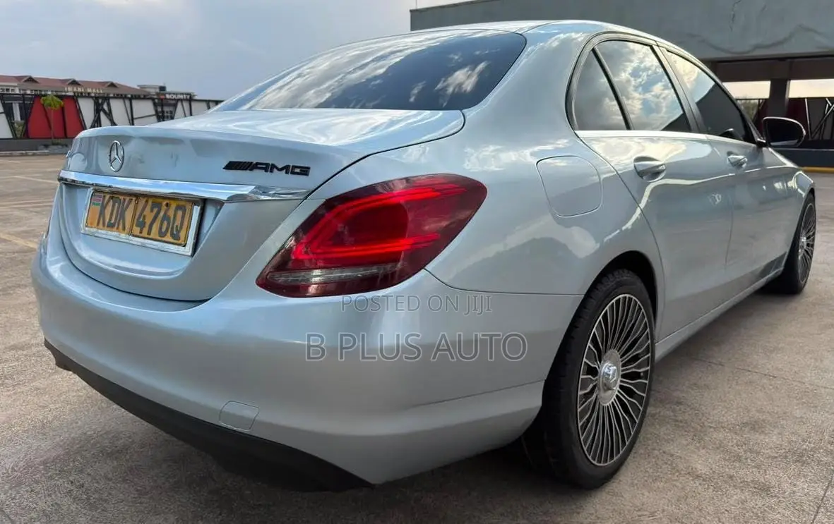 Mercedes-Benz C200 2015 Blue