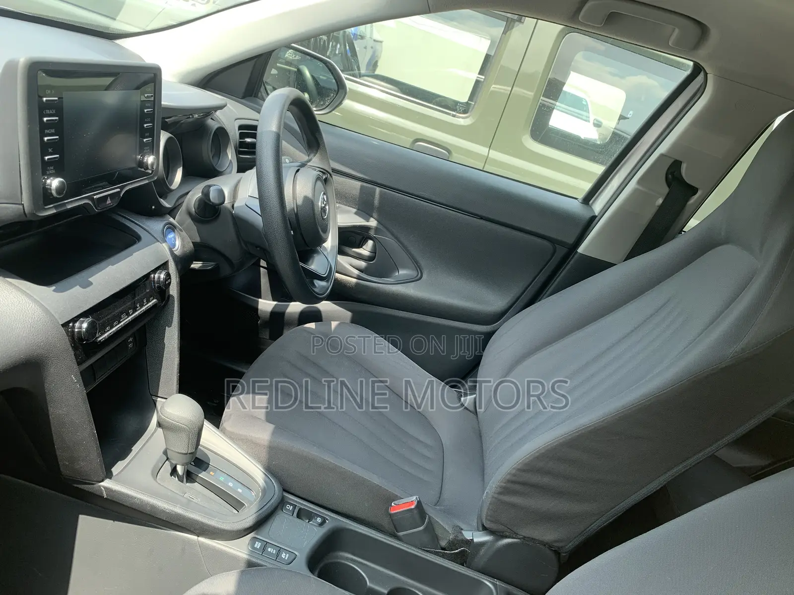 Toyota Yaris Cross 1.5 Hybrid FWD 2020 Silver