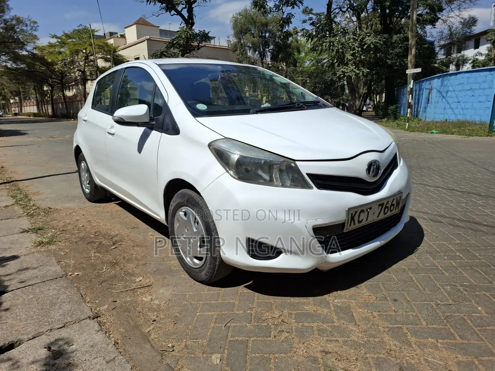 Toyota Vitz 2011 White