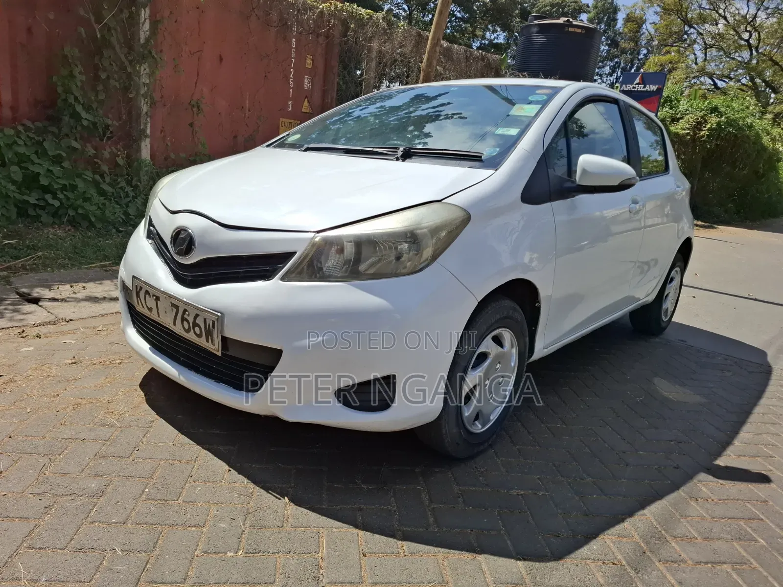 Toyota Vitz 2011 White