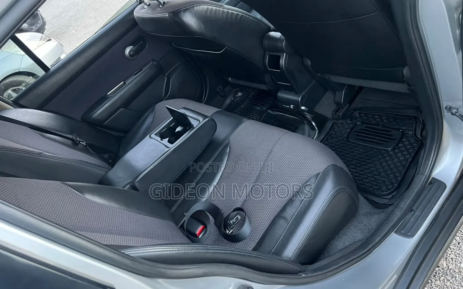 Nissan Tiida 2007 Silver