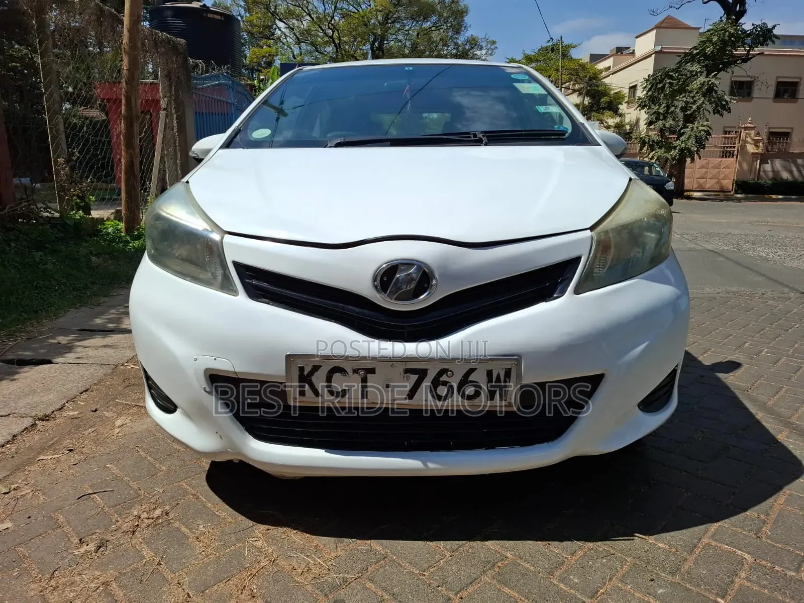 Toyota Vitz 1.0 FWD 5dr 2011 White