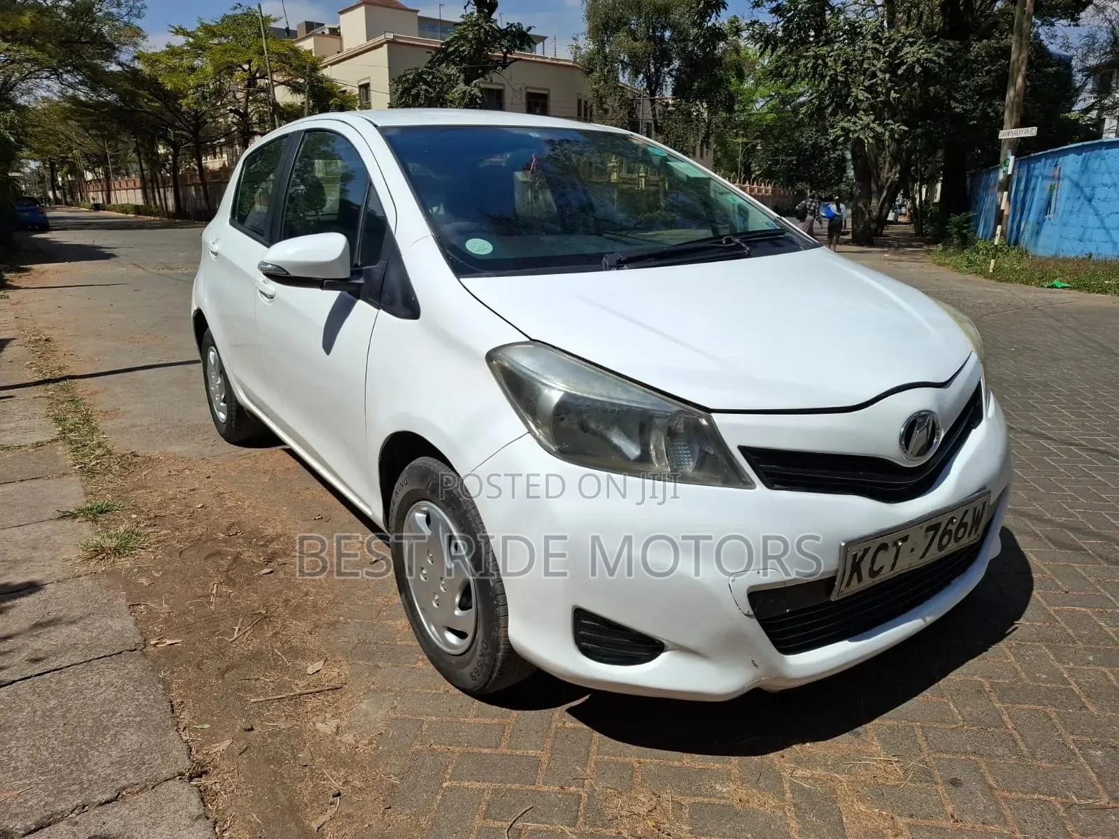 Toyota Vitz 1.0 FWD 5dr 2011 White