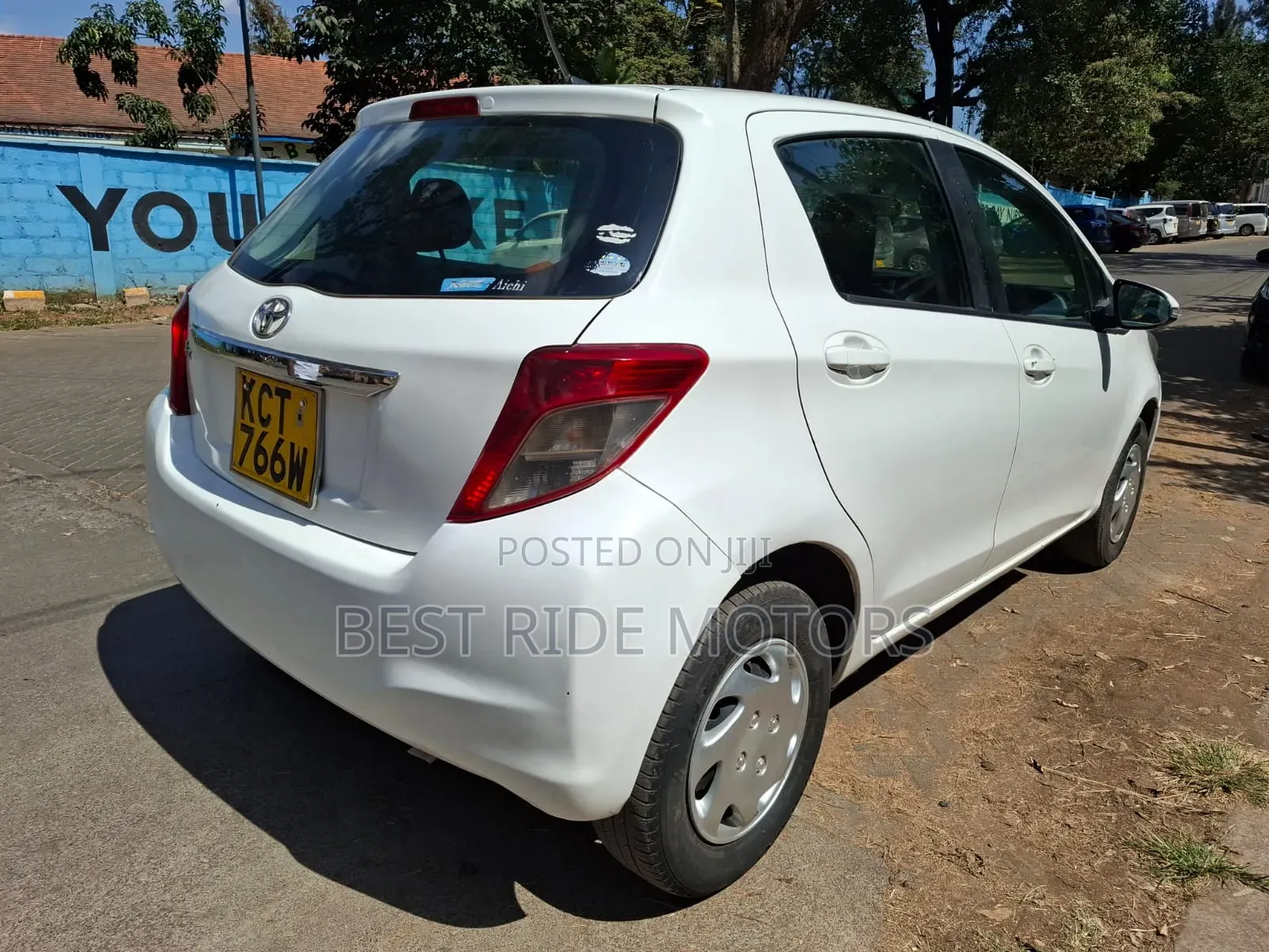 Toyota Vitz 1.0 FWD 5dr 2011 White