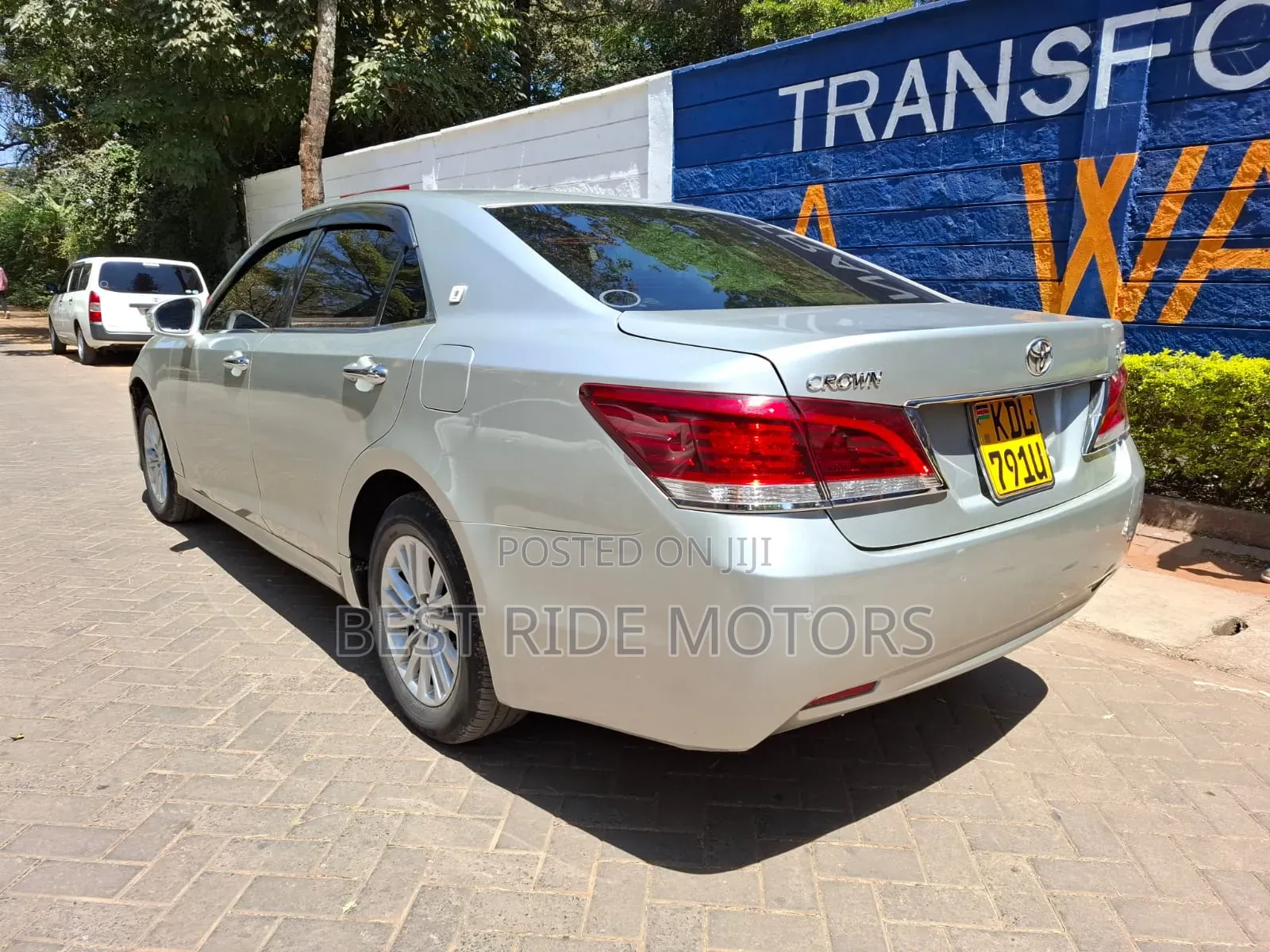 Toyota Crown 2016 Silver