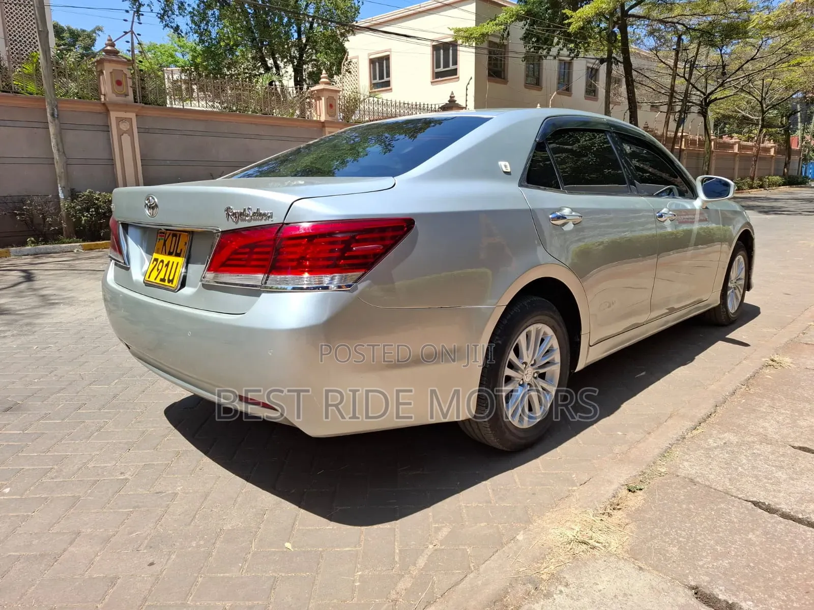 Toyota Crown 2016 Silver