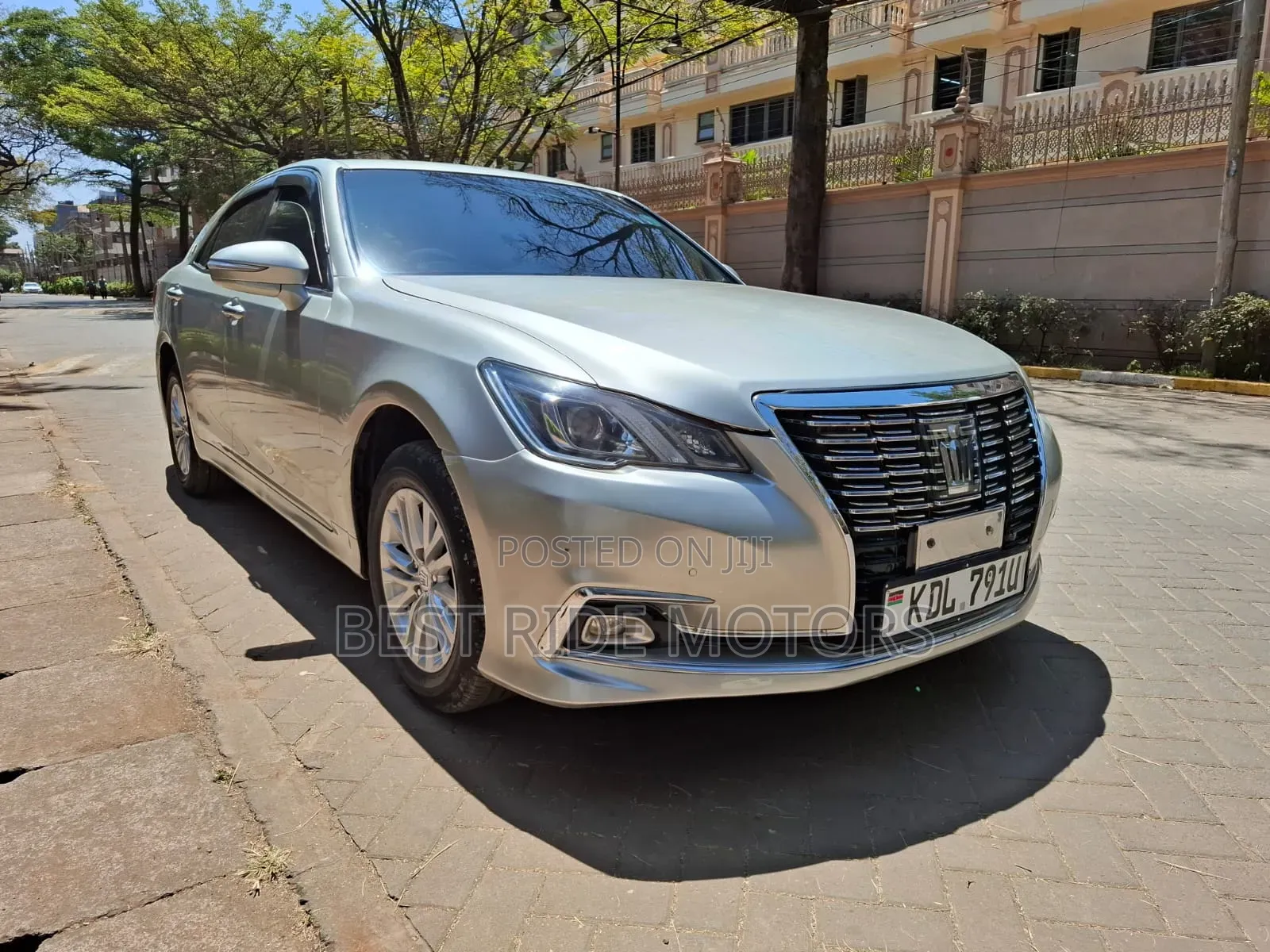 Toyota Crown 2016 Silver