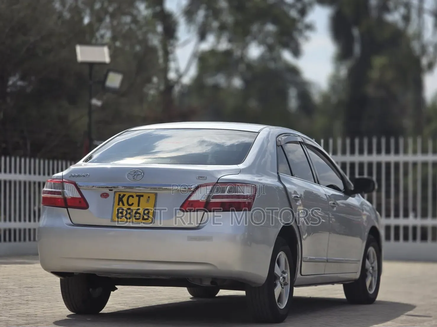 Toyota Premio 2012 Silver