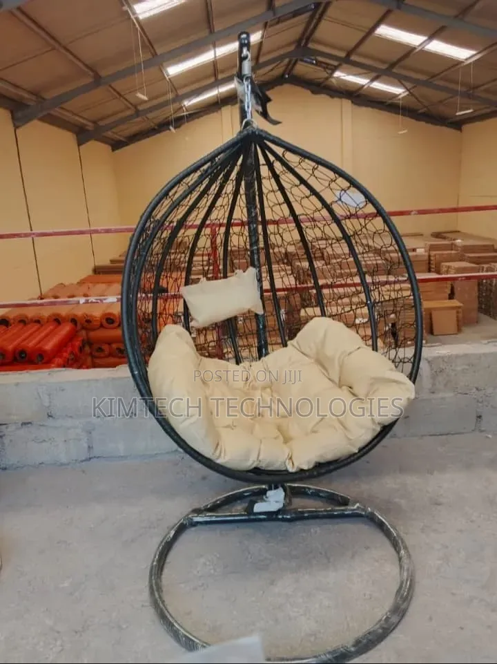 Outdoor Swing in Round