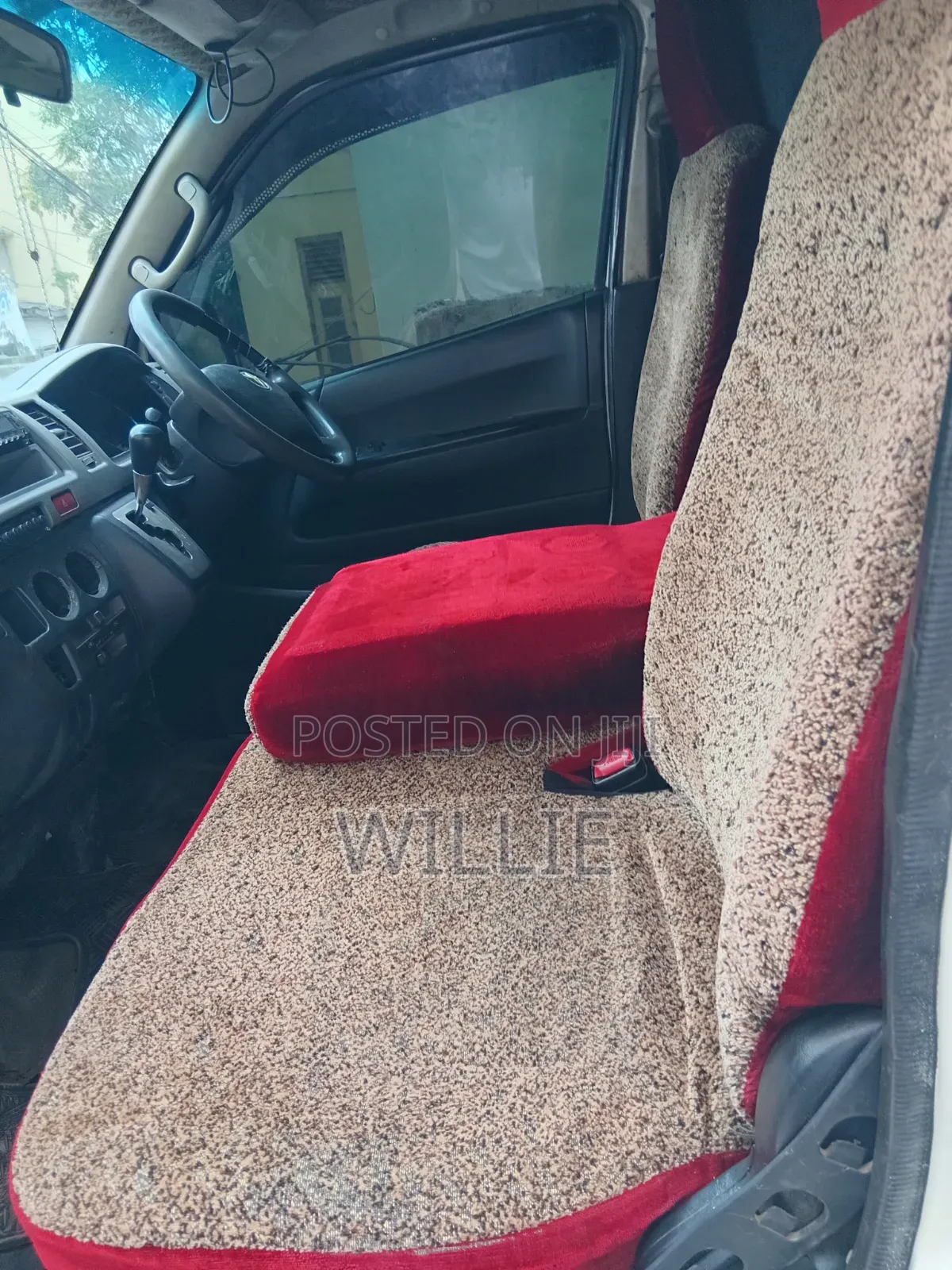 Toyota HiAce 2013 White