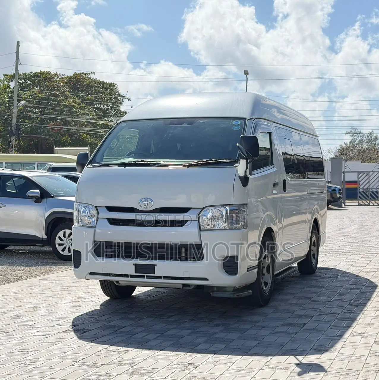 Toyota HiAce 2019 White