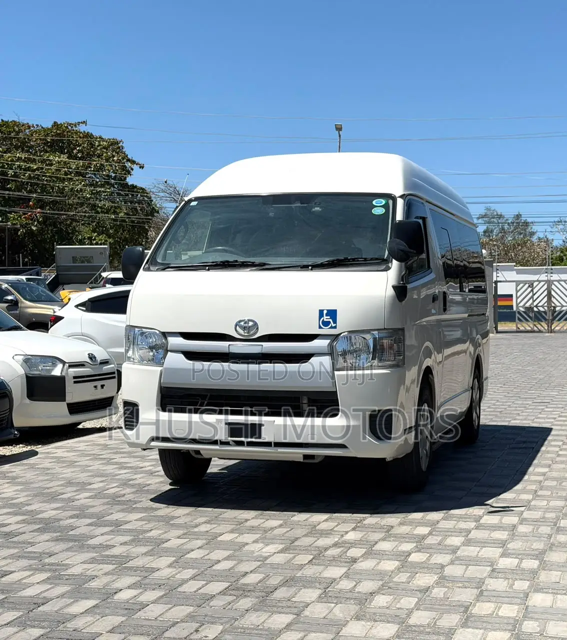 Toyota HiAce 2019 White