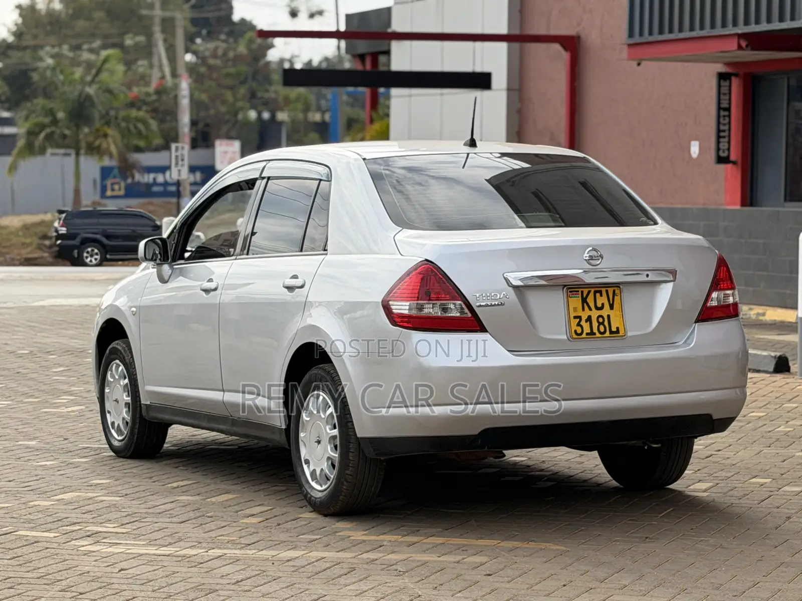 Nissan Tiida 2013 Silver
