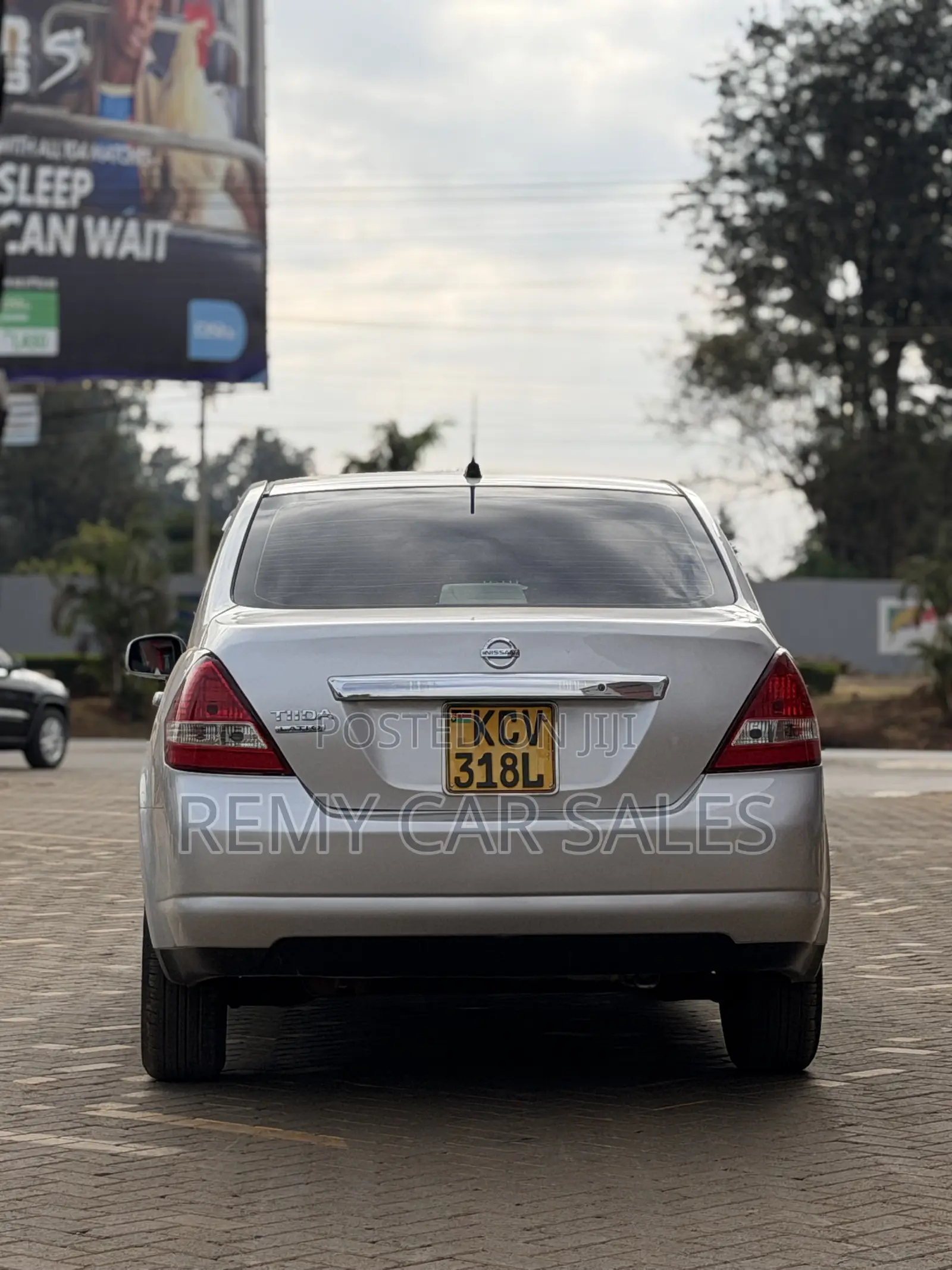 Nissan Tiida 2013 Silver