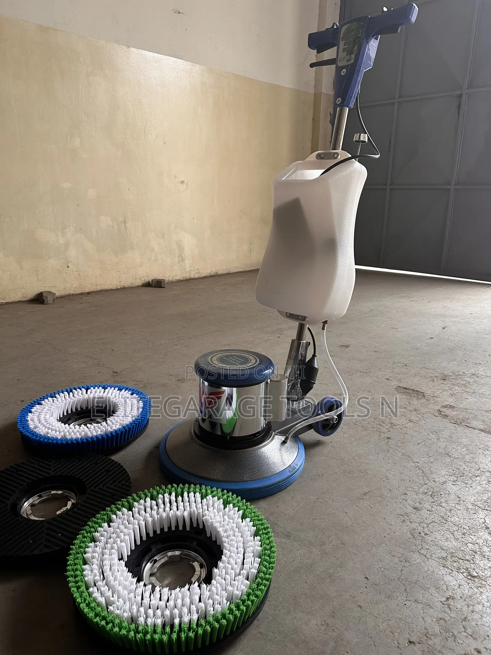 Heavy Duty Carpet Scrubber