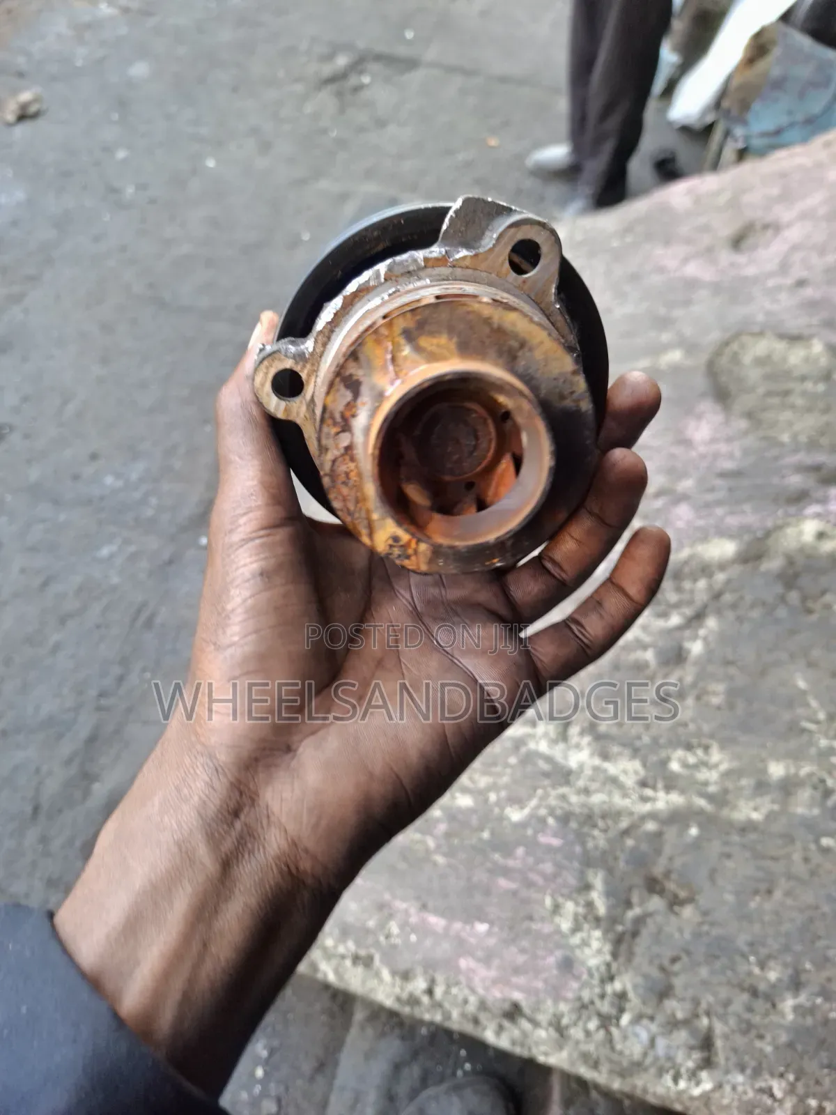 Nissan M9R Waterpump