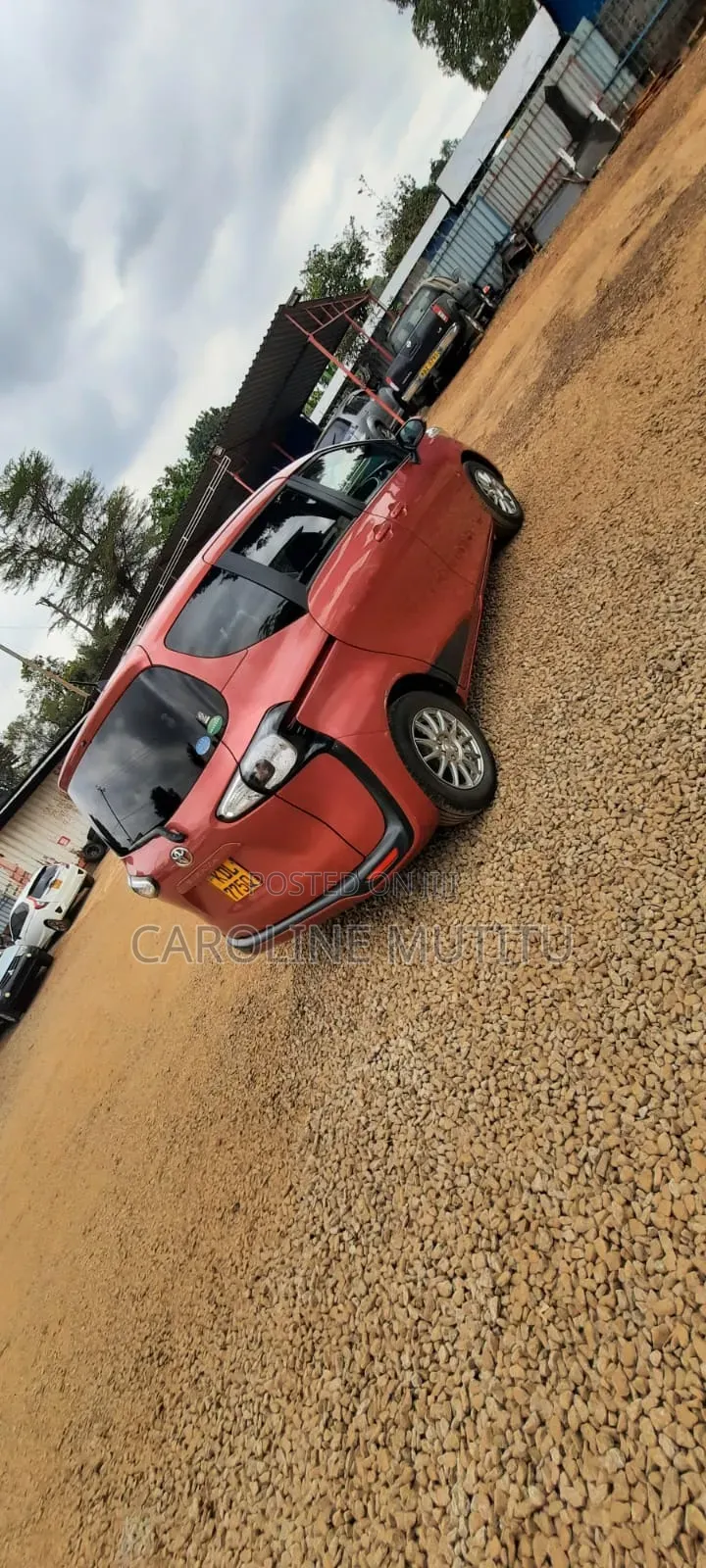Toyota Sienta 2016 Burgundy
