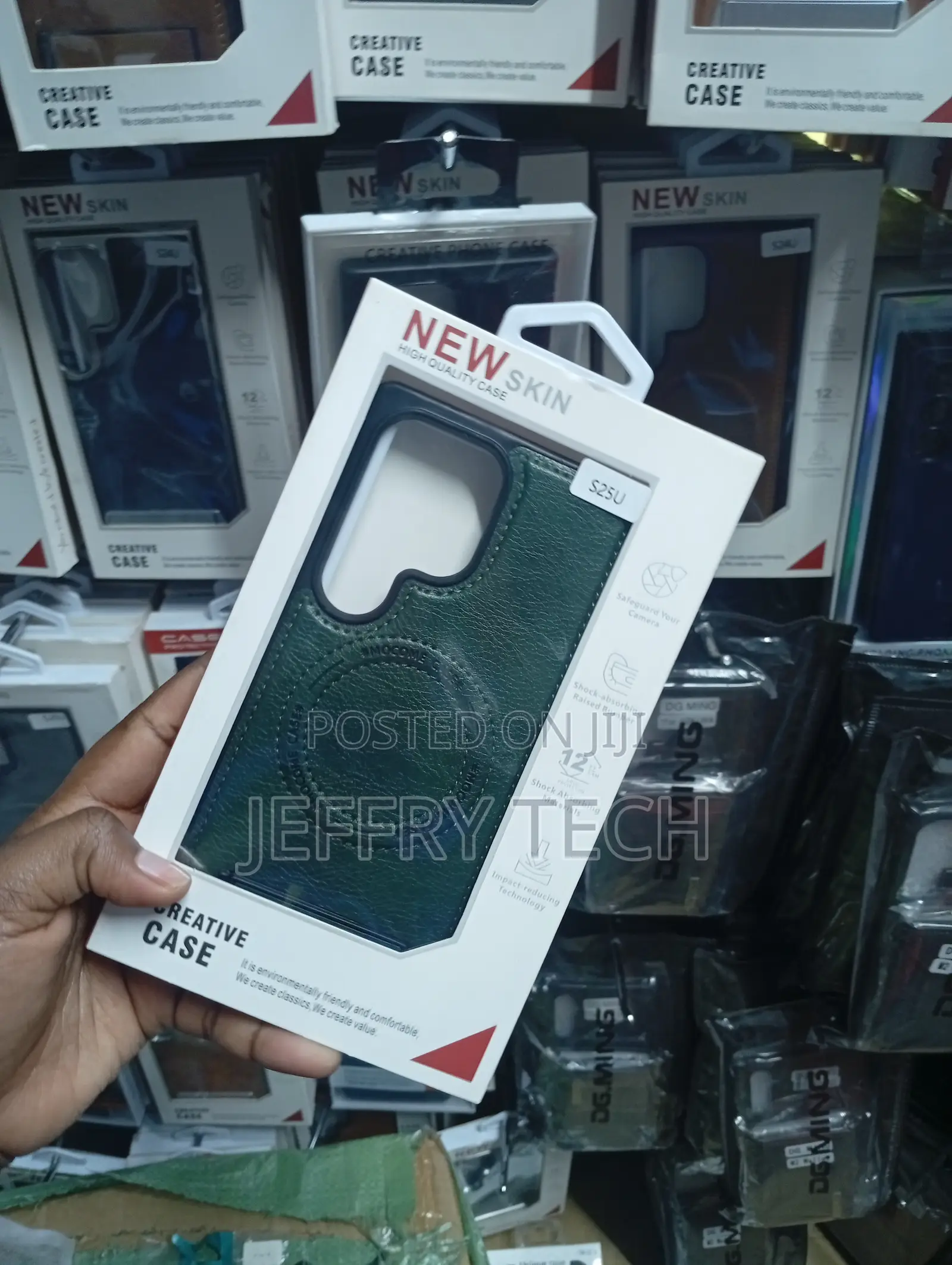 MagSafe in a White Retail Box Labeled for the Samsung Galaxy S25 Ultra