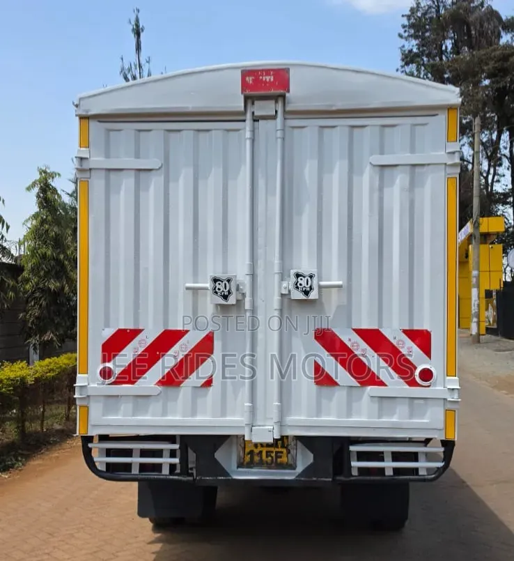 Isuzu NMR 2021 White
