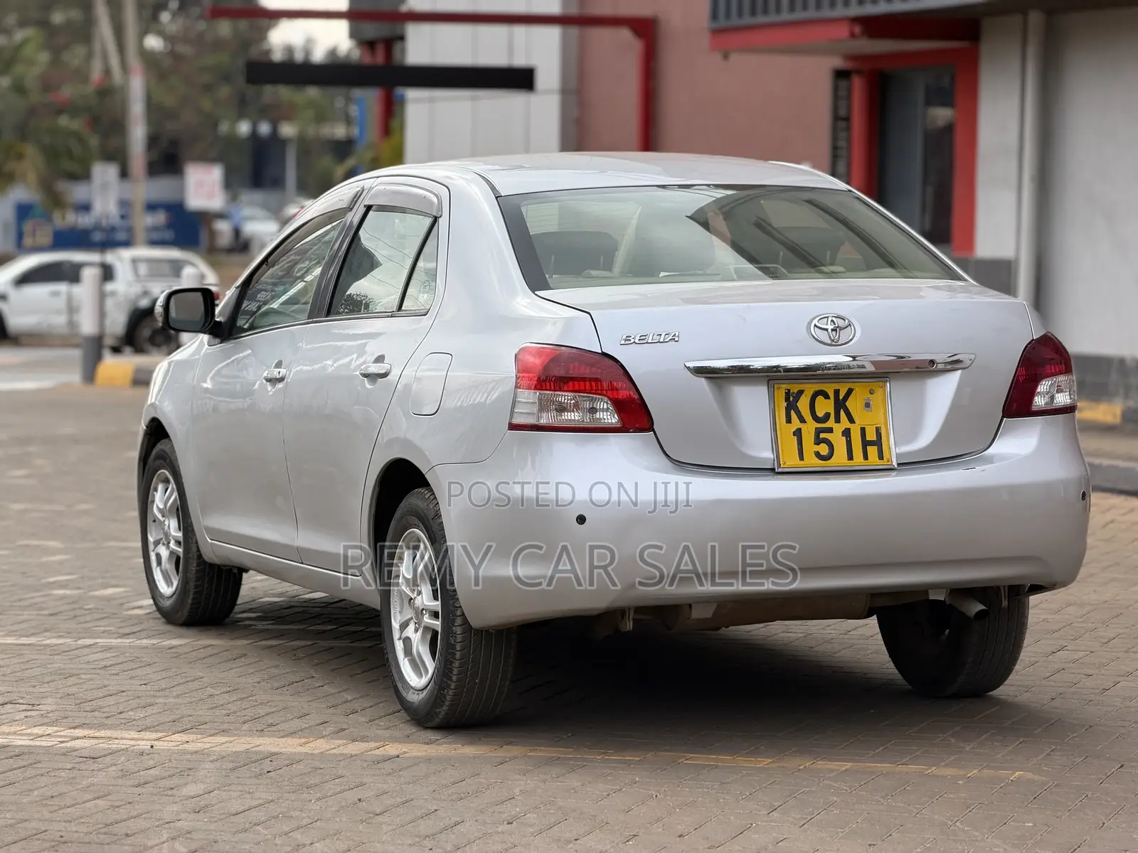 Toyota Belta 2010 Silver