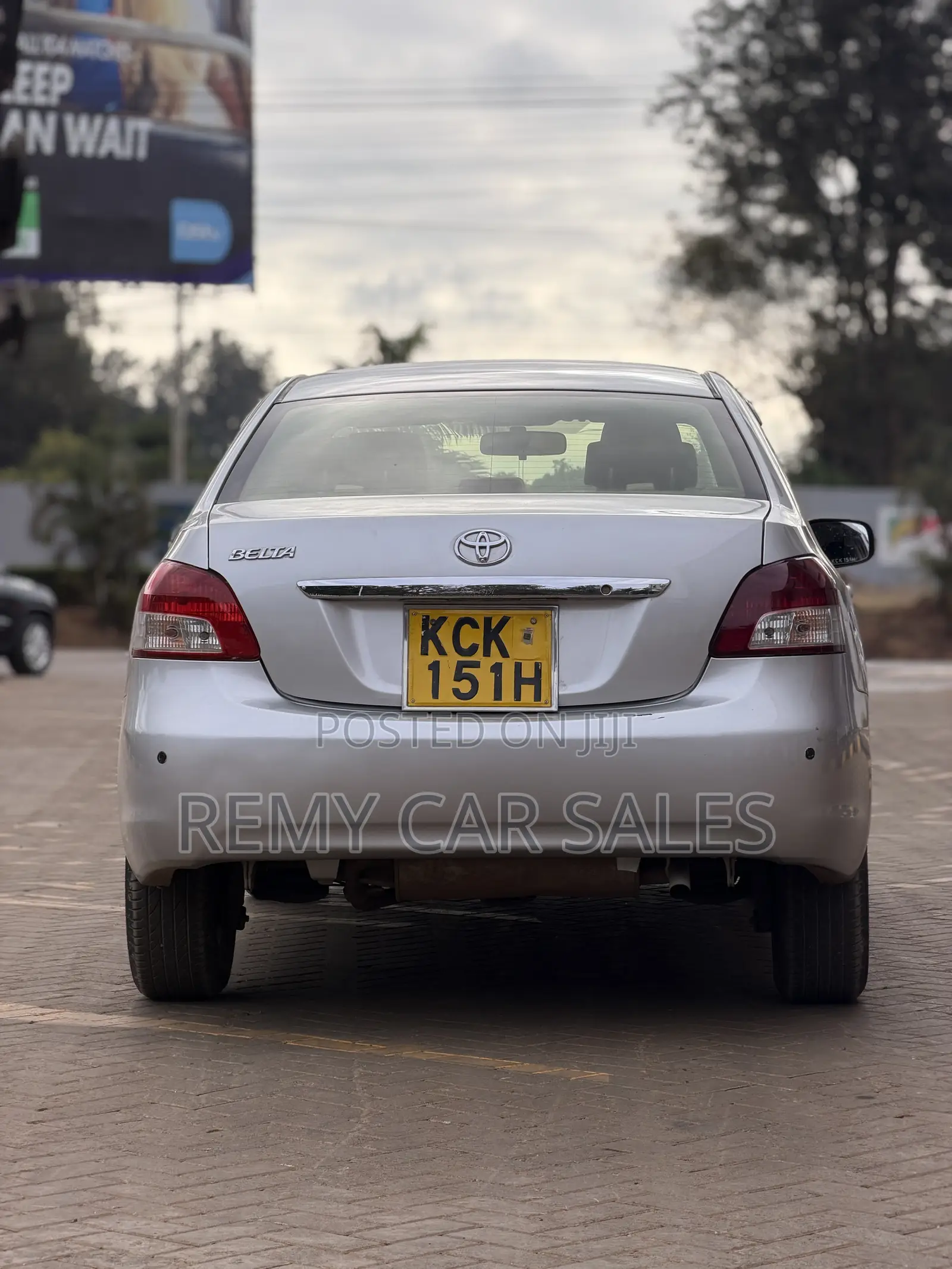 Toyota Belta 2010 Silver