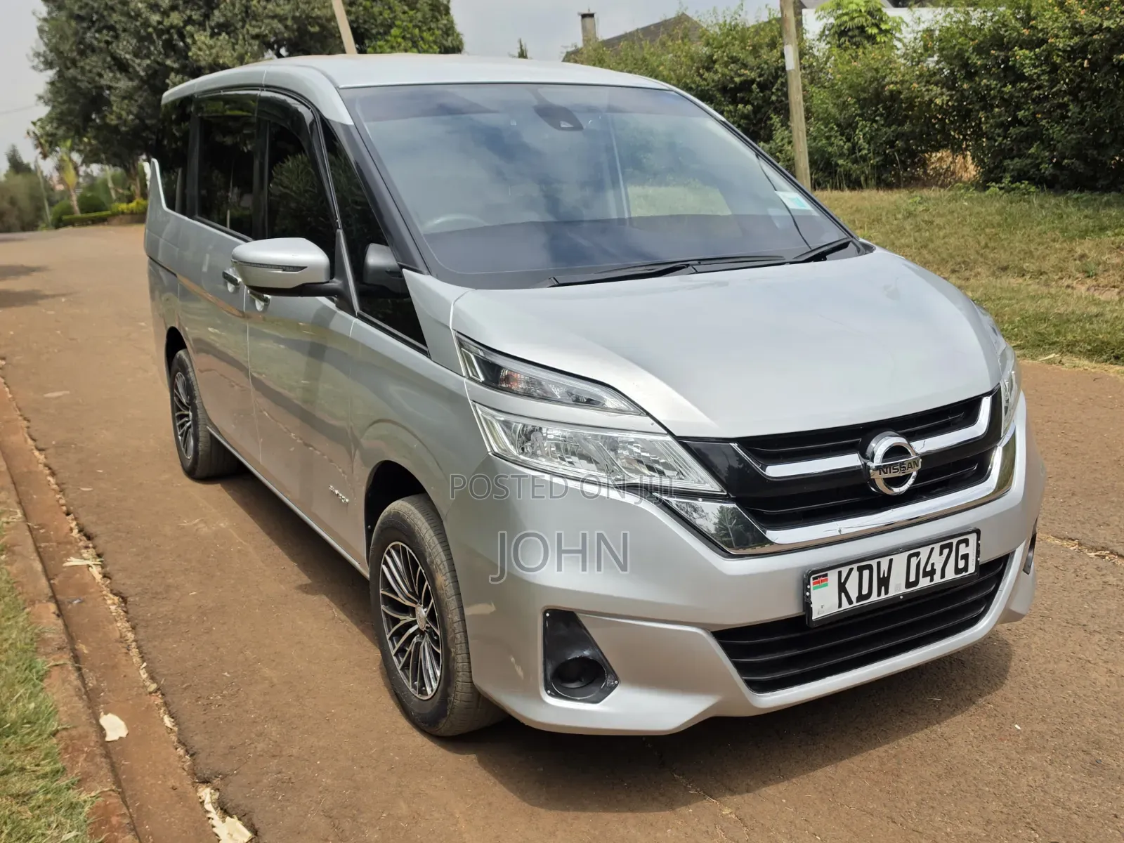 Nissan Serena 2018 Silver