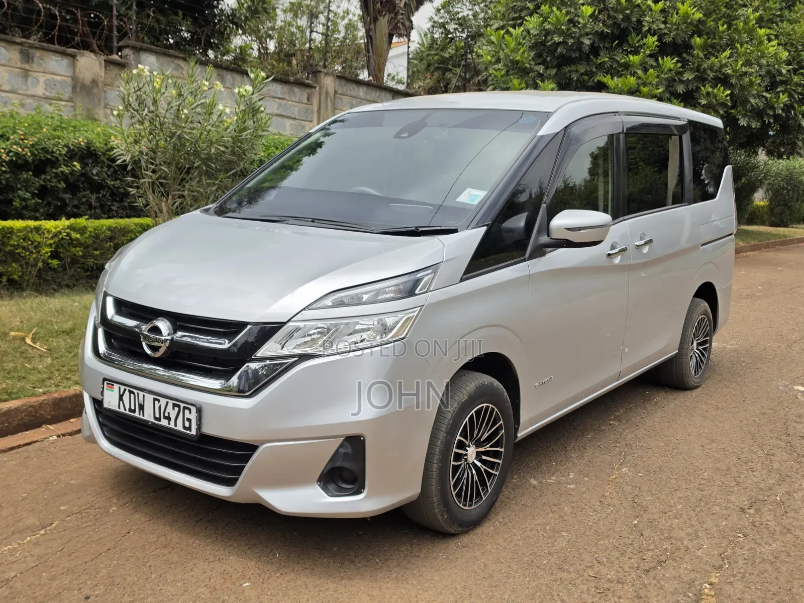 Nissan Serena 2018 Silver