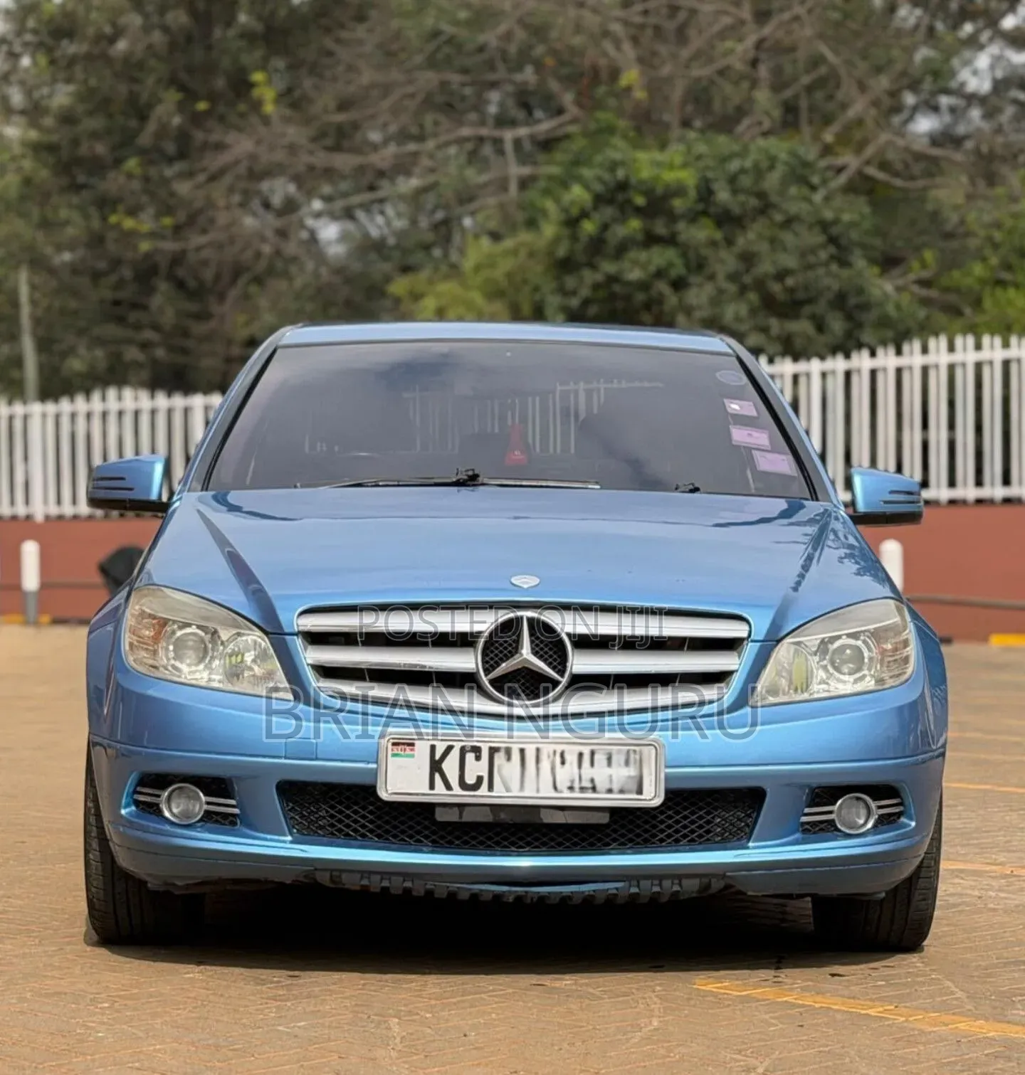 Mercedes-Benz C200 2011 Blue