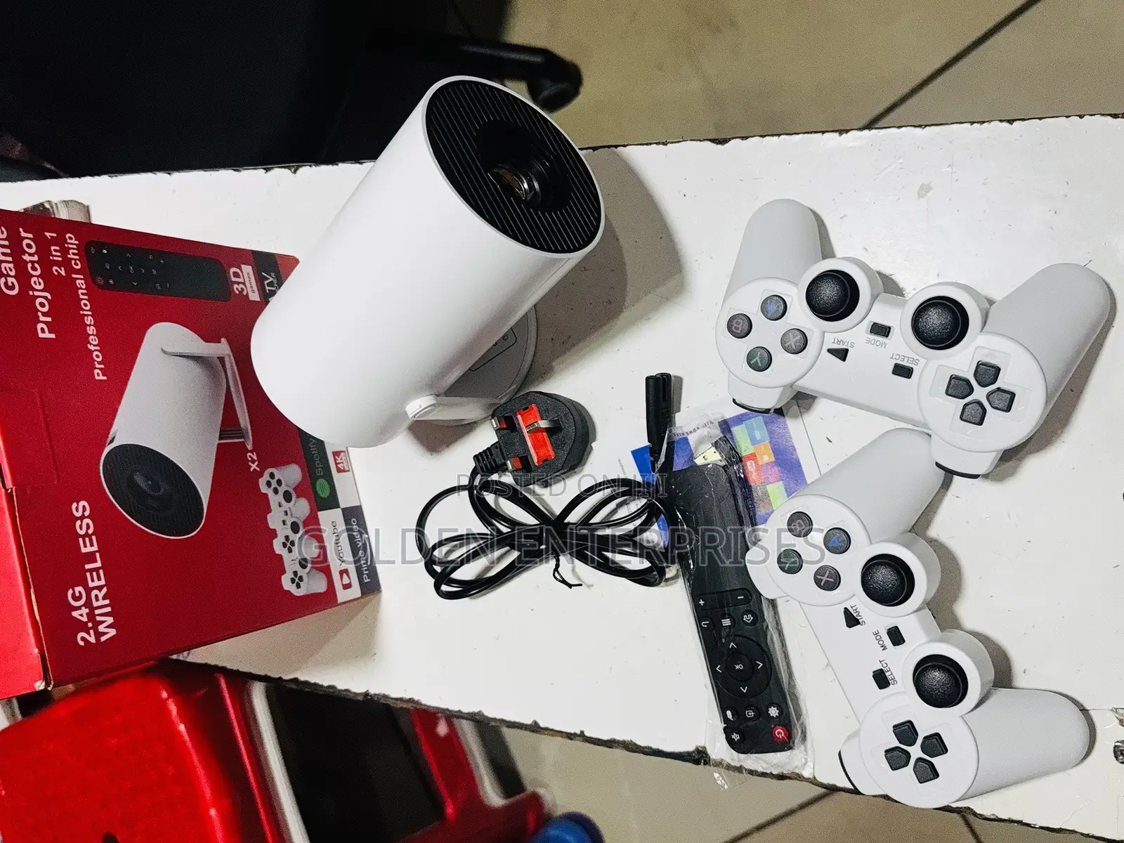 Mini HD Game Console Projector, Classic Games With Dual Controllers