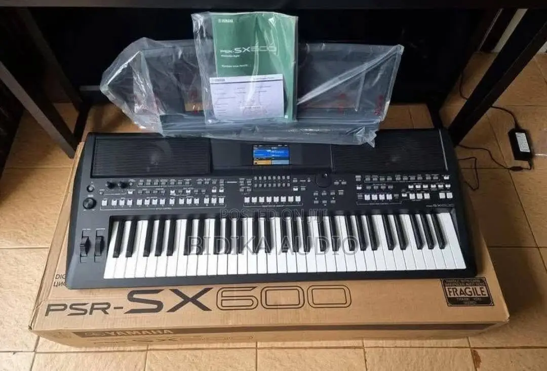 Yamaha PSR-SX600 High-Fidelity 61-Key Digital Arranger Station
