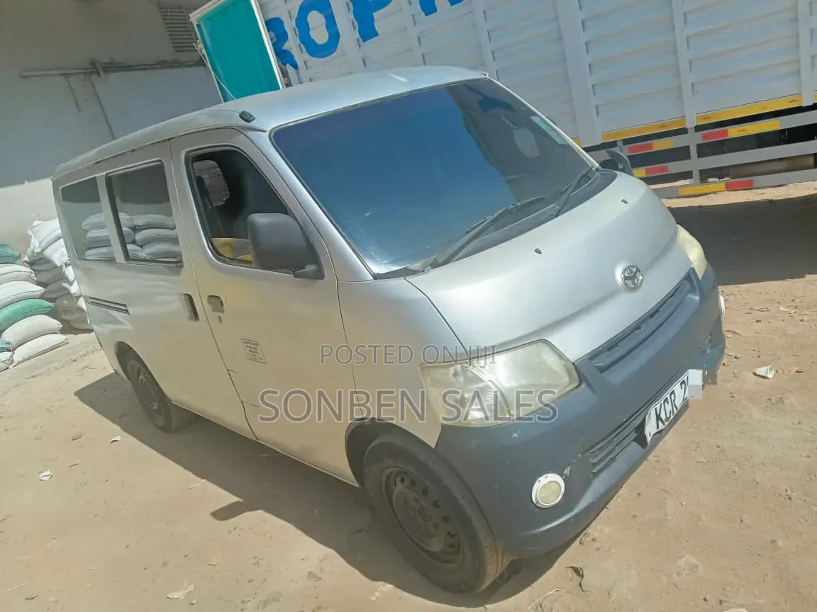 Toyota TownAce 2011 Silver