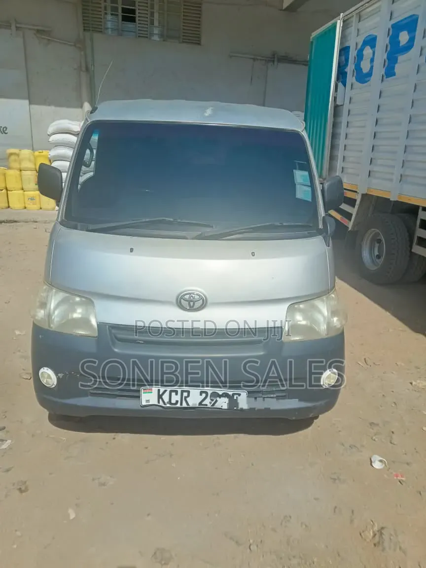 Toyota TownAce 2011 Silver