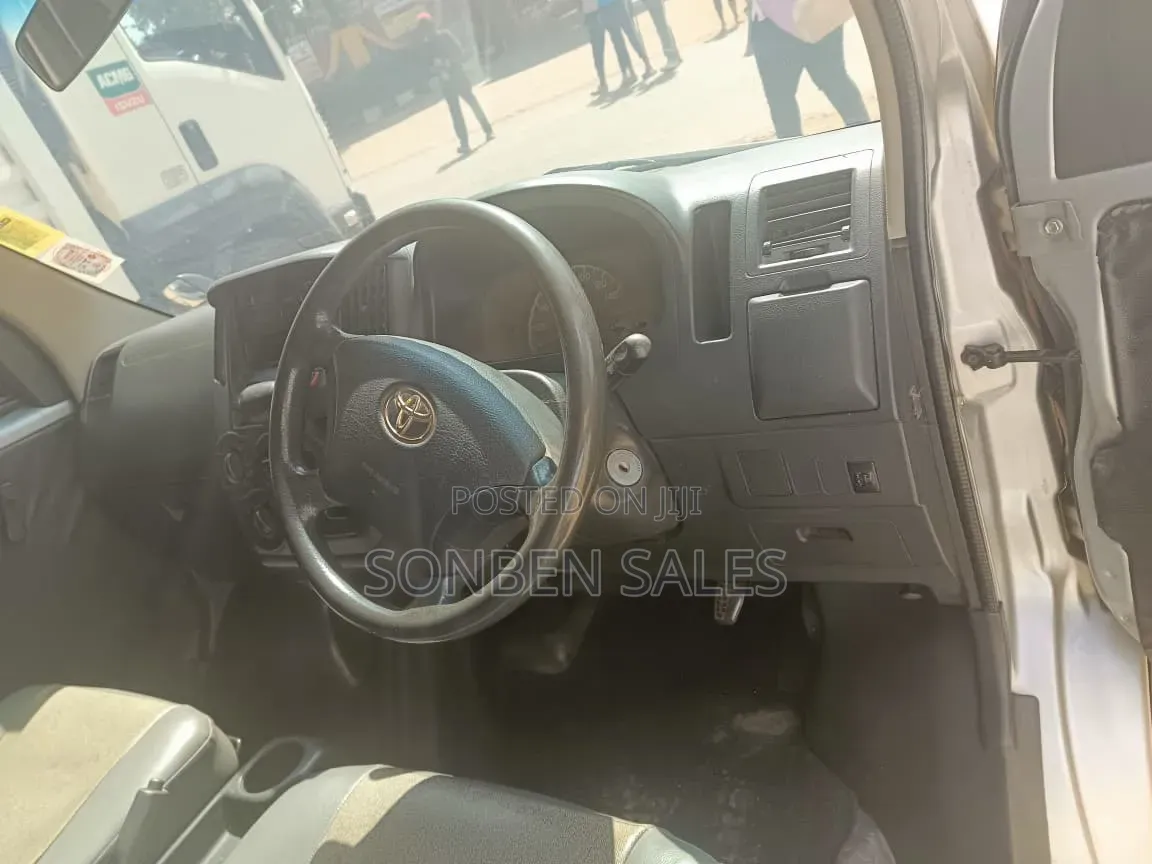 Toyota TownAce 2011 Silver