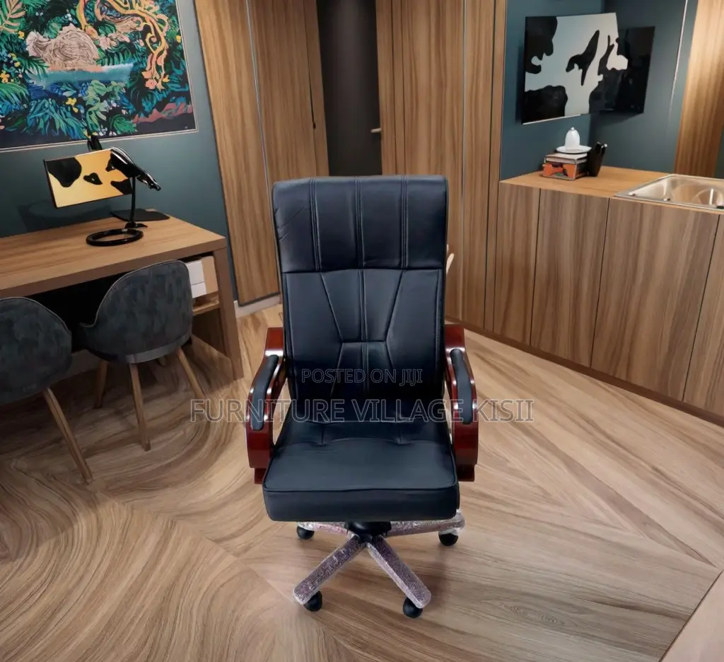 Office Chair: Executive Leather Chair