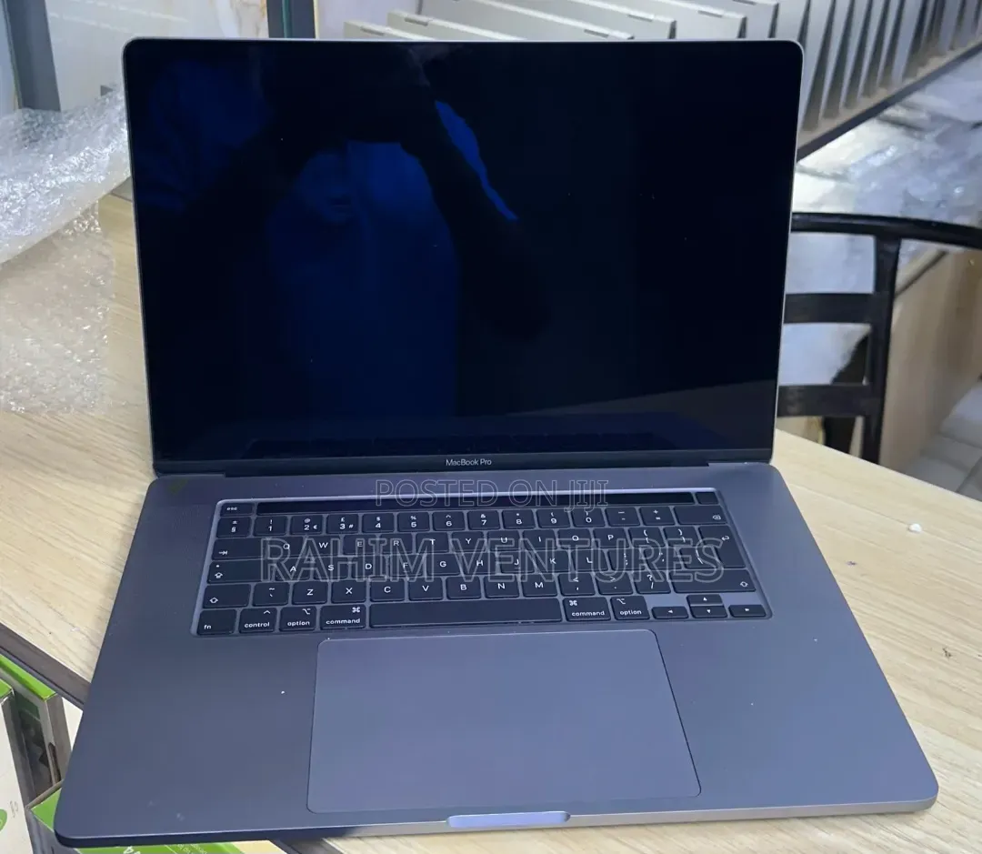 Laptop Apple MacBook Pro 2019 16GB Intel Core i7 SSD 500GB