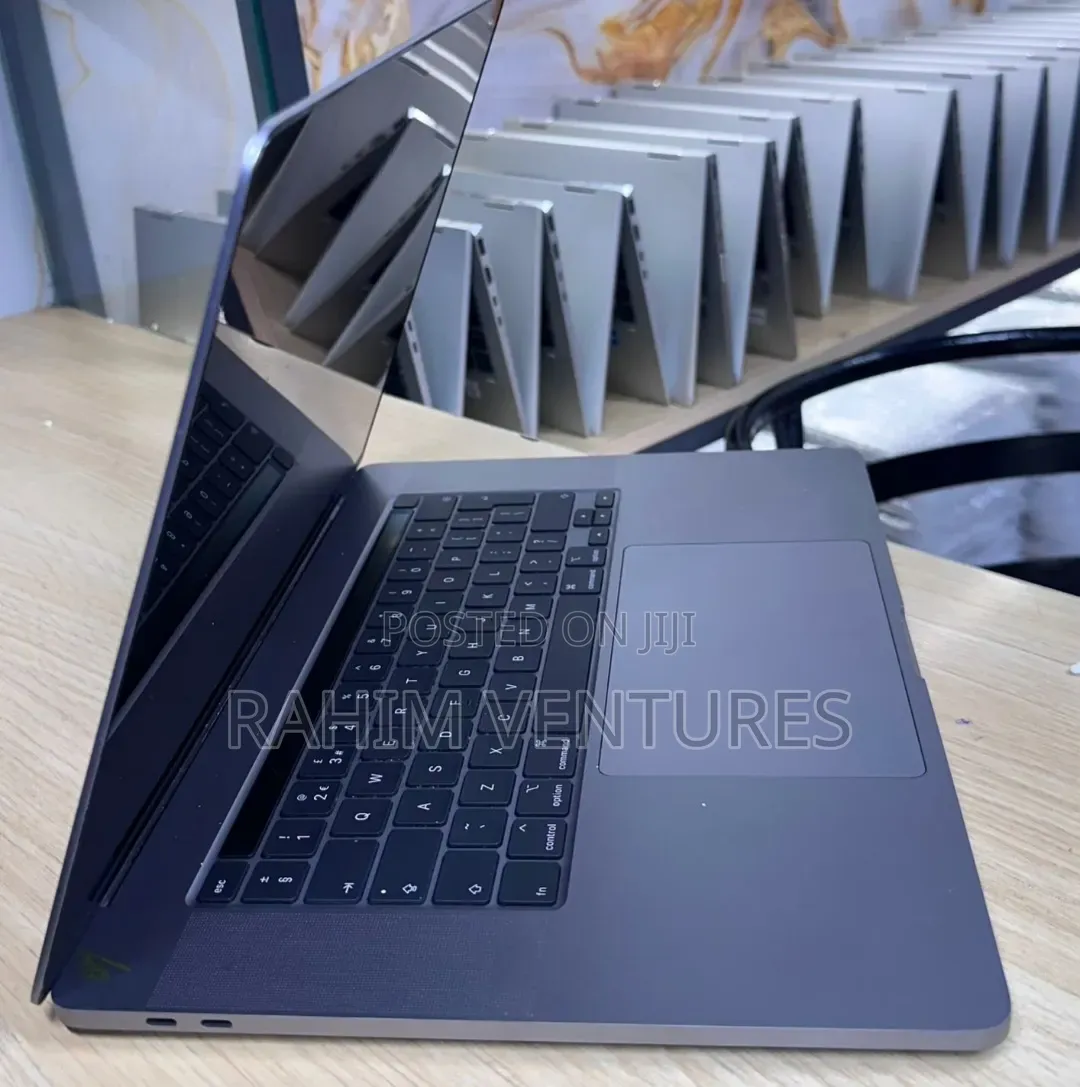 Laptop Apple MacBook Pro 2019 16GB Intel Core i7 SSD 500GB