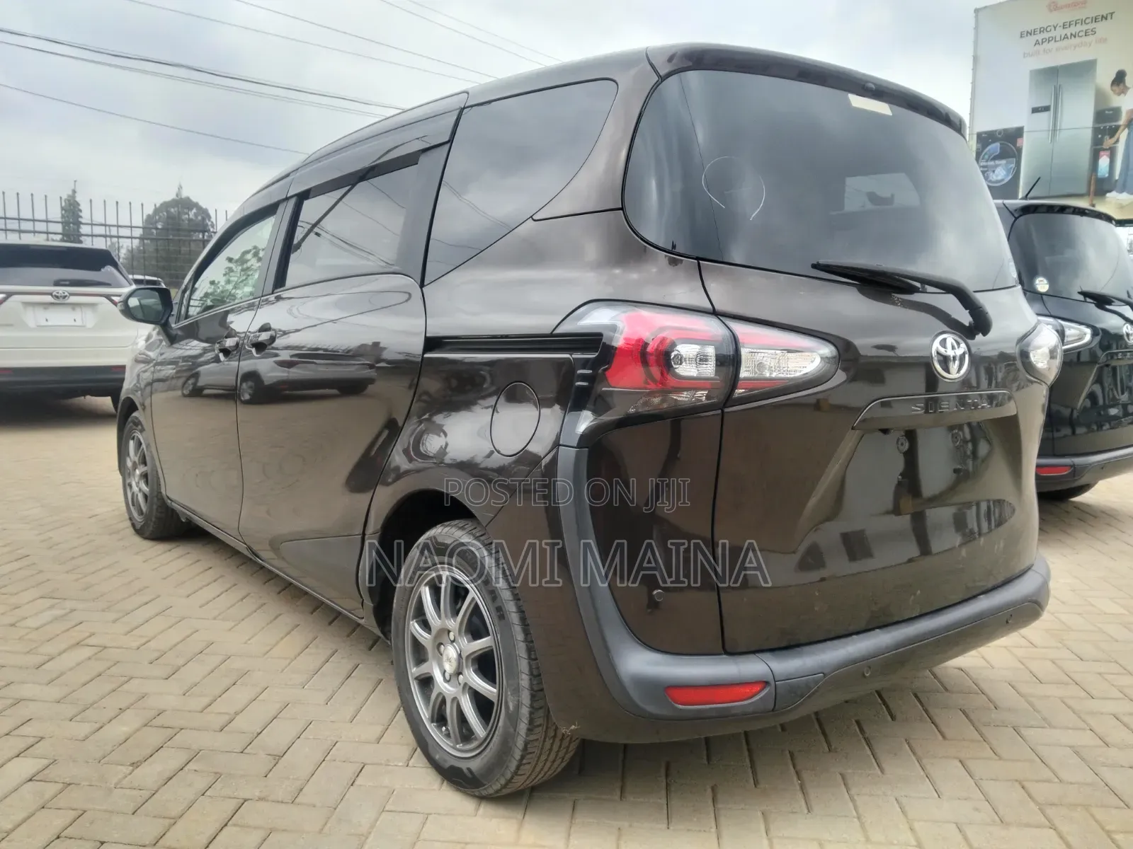 Toyota Sienta 2019 Brown