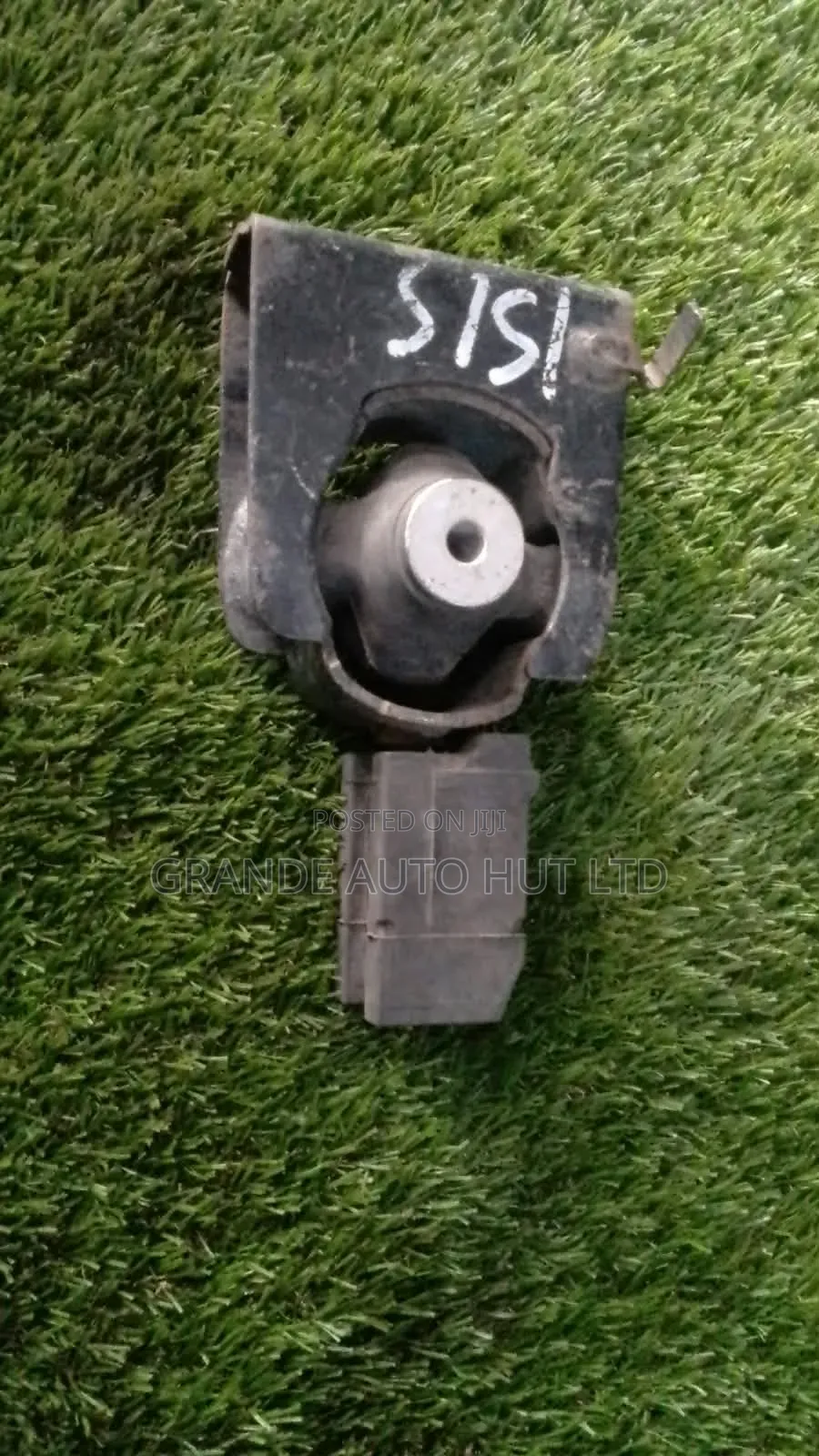 Toyota Isis Mounting Rear
