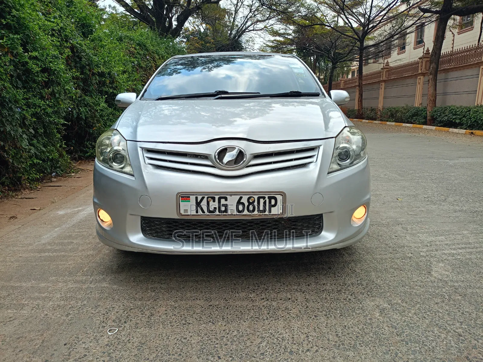 Toyota Auris 2010 Silver