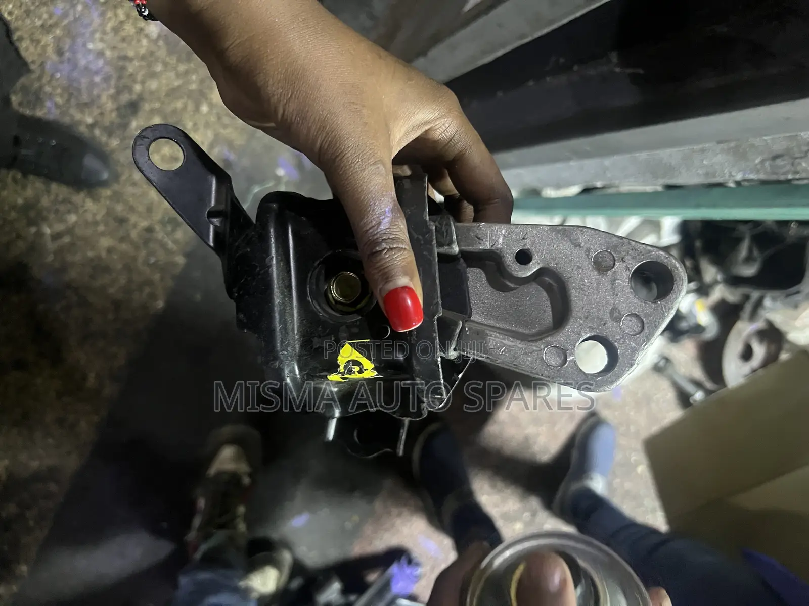 Engine Mounting Nze