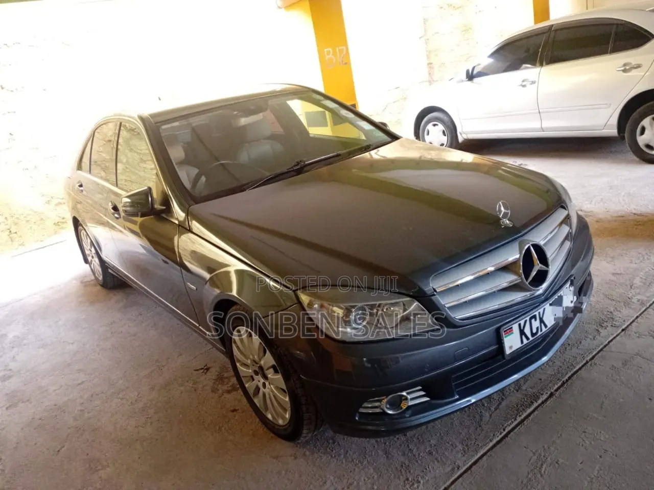 Mercedes-Benz C180 2012 Gray