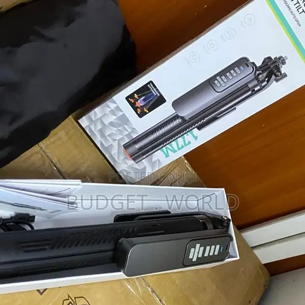 T05 360° Rotating Extendable Selfie Stick Tripod
