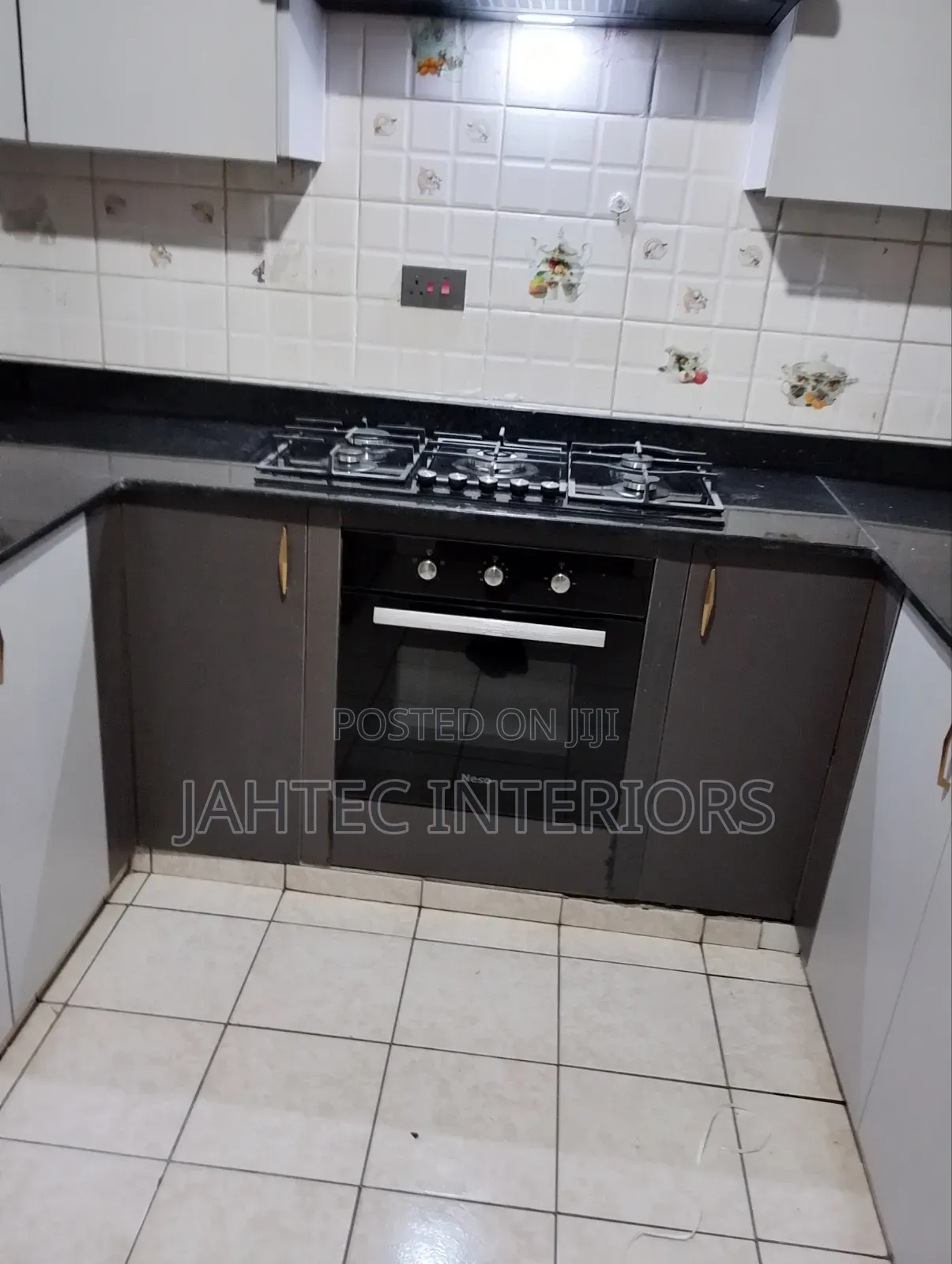 Kitchen Cabinet Fitting Professional With Inbuilt Cooker